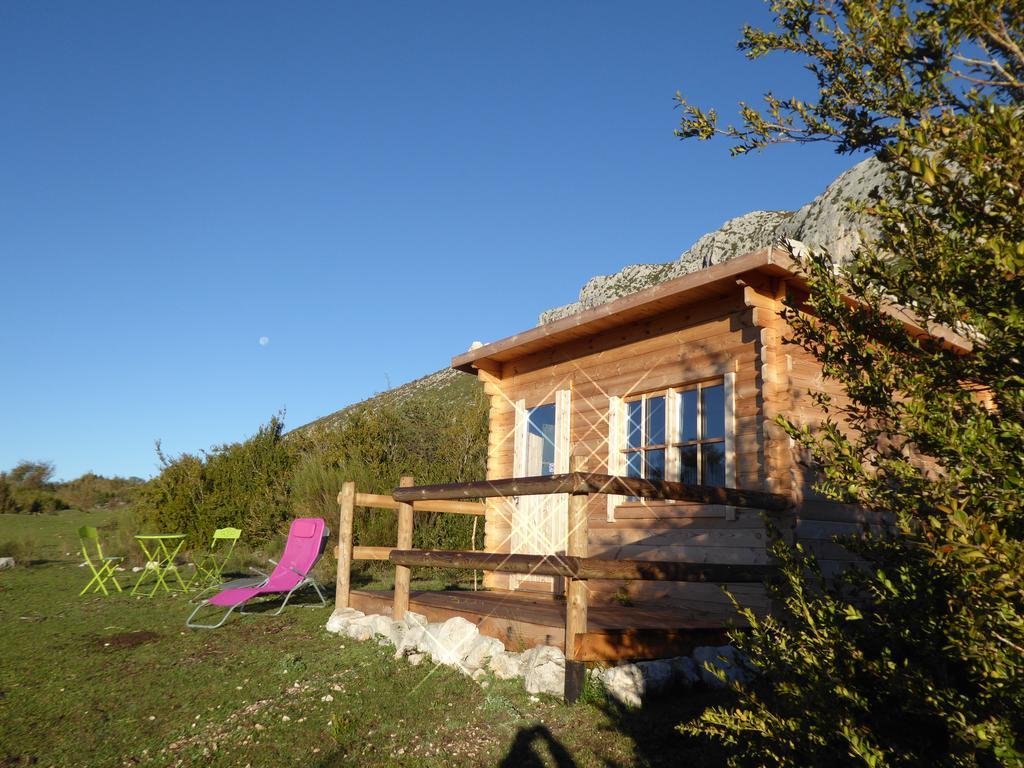Ferme Saint Pierre Hotel Bargème Exterior foto
